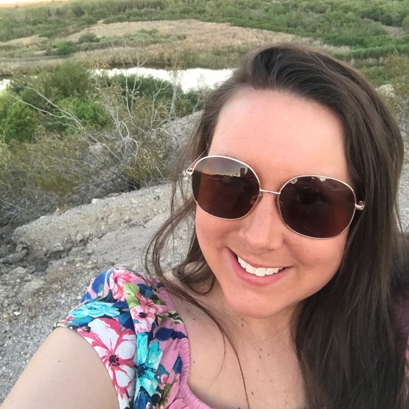 Meet your Posher, Rose - Picture 2 of 6